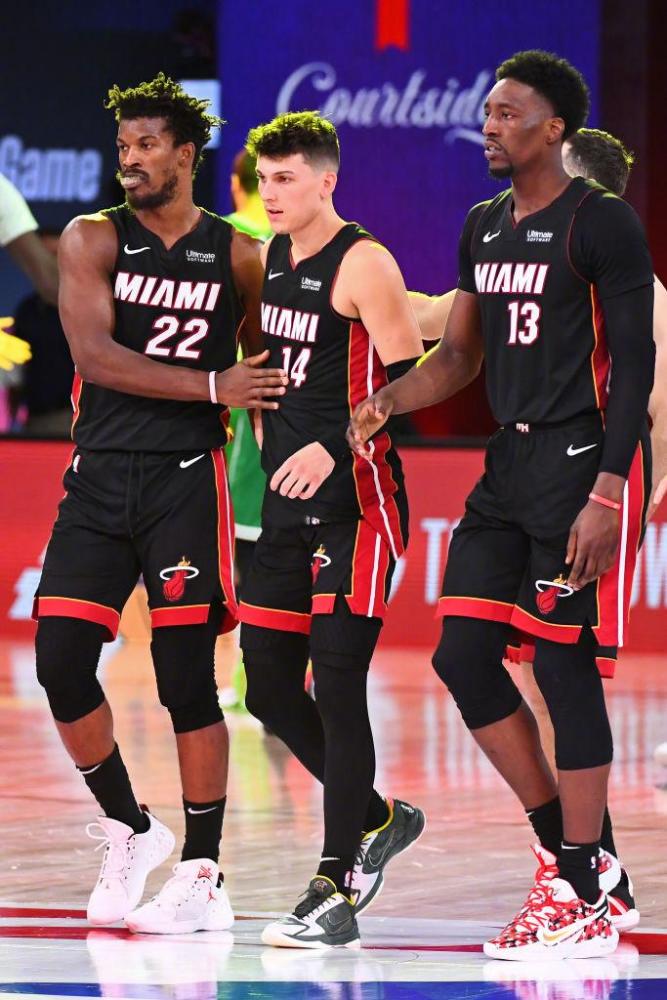 备受瞩目 备受瞩目