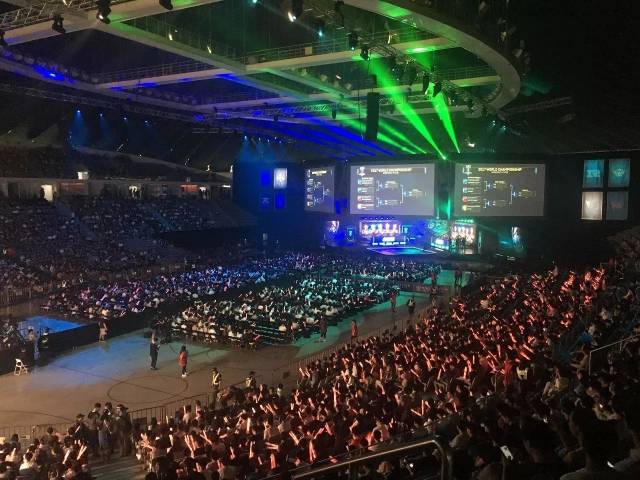 借助于不断 借助于不断